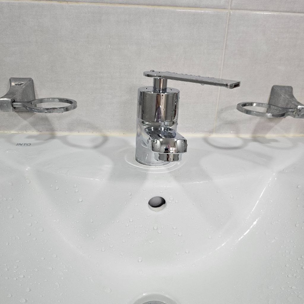 세면대 수전 교체 작업 후