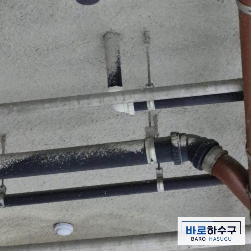 일반 엘보 배관으로 교체한 인천 연수구 식당 하수 배관