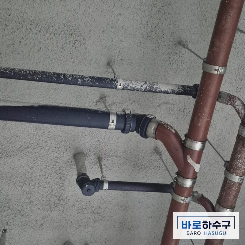 인천 연수구 식당 하수 배관, P트랩이 시공돼 있던 교체 전 천장 배관